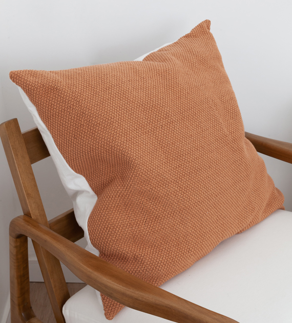 almohadon-filomena-ladrillo