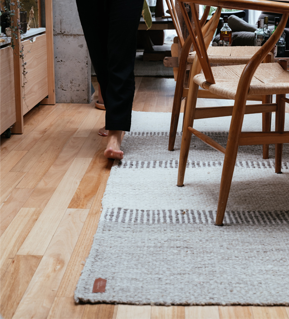 alfombra-escalerita-2-suncho-nat-gris